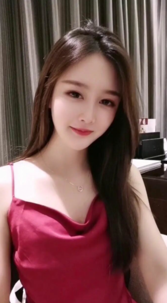 天河小可乐：高挑粉嫩颜值爆表，爱爱中缩阴功夫了得